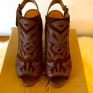 NINE WEST leather heels,Vintage America Collection,studded leather uppers, sz10